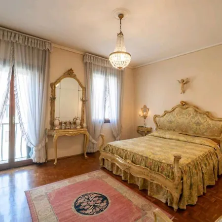 Luxury House *